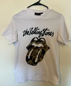 The Rolling Stones Graphic Tee Womens S White Excellent Camo Tongue Logo Shirt thumbnail 1