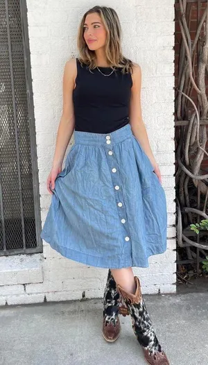 Western boho Talbots denim midi skirt with a button front / fits like a size 4 /29x26 thumbnail 1