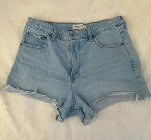 Abercrombie Mom Curve Love Shorts High-Rise thumbnail 1