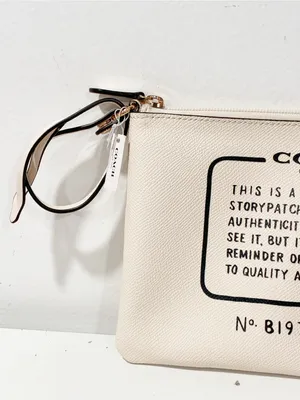 Coach New York Storypatch Creed Zip Wristlet Bag Purse Pouch White Black thumbnail 2