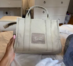 Marc Jacobs The Tote Bag Small thumbnail 3