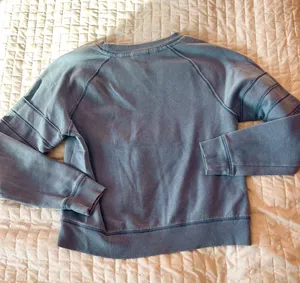 PINK Victoria’s Secret Purple Logo Sweatshirt Size XS thumbnail 2