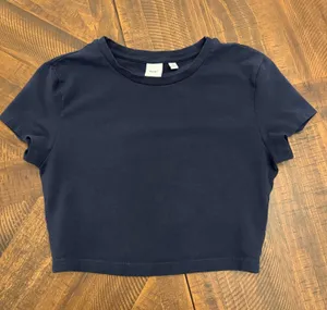TNA Aritzia Top Crop thumbnail 1