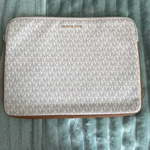 Michael Kors Laptop Case  thumbnail 1
