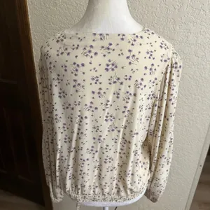 American Eagle Wrap Top Womens XL Cream Purple Floral Long Sleeve Viscose Blouse thumbnail 13