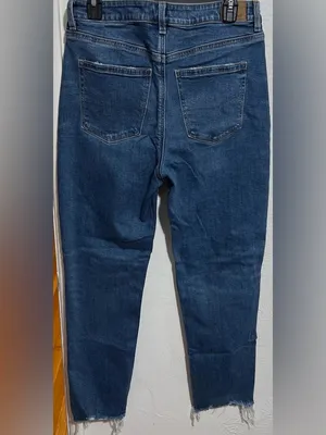 #28 NWOT American Eagle Outfitters Strigid Blue Denim Mom Jeans Size 8R thumbnail 2
