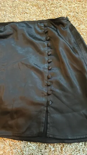 Audrey 3+1 Black silk mini skirt thumbnail 2