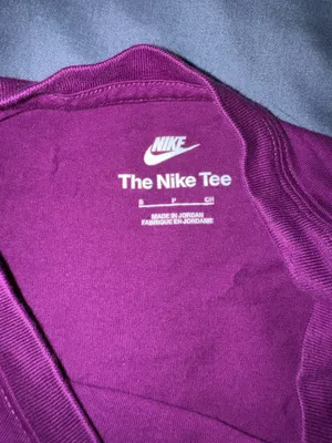 Nike shirt thumbnail 3