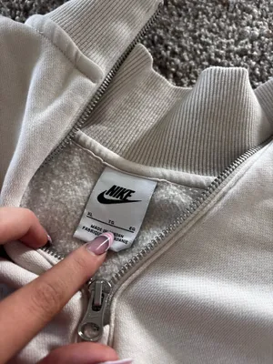 Nike Pullover Sweatshirt Women’s thumbnail 3