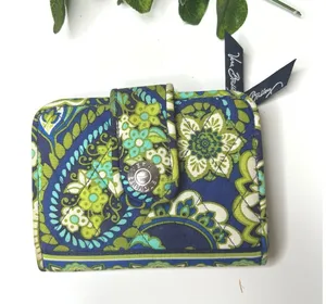 Vera Bradley Rhythm & Blues Snappy Wallet Quilted‎ thumbnail 1