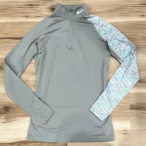Nike Pro Combat Fitted Therma Fit 1/4 Zip Jacket Women’s Medium thumbnail 1