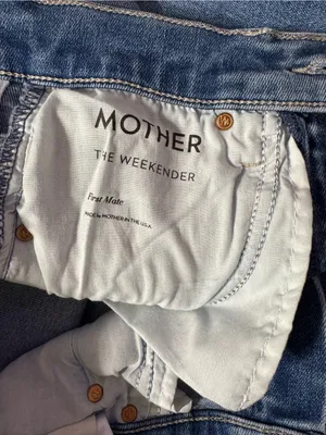 MOTHER Blue The Weekender in First Mate Medium Wash Flare Jeans Size 23 thumbnail 5