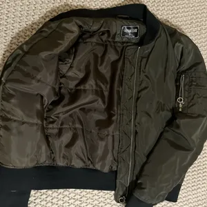 Green bomber jacket thumbnail 2