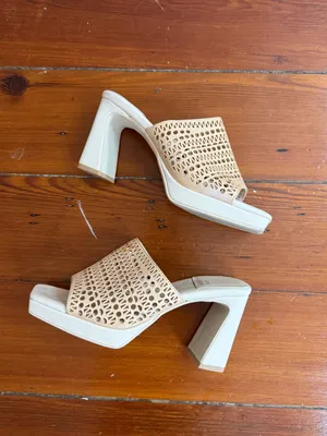 Jeffrey Campbell Caviar Lasercut Platform Heeled Sandals Sz 7 💛🍄 thumbnail 3