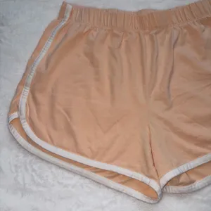 Wound Up Women’s Athletic Lounge Shorts - Peach White Trim Pull On Elastic Waist thumbnail 3