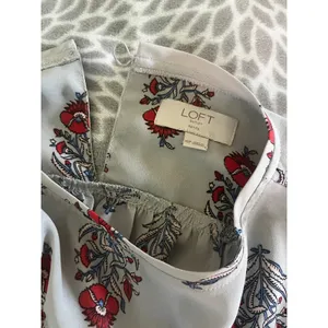 Loft Grey Floral Blouse XSP Long Sleeve Red Boho Chic Cottagecore Office Airy Flowy thumbnail 2