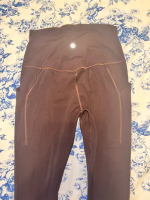 Brown Lululemon Leggings size 6 with side pockets thumbnail 6