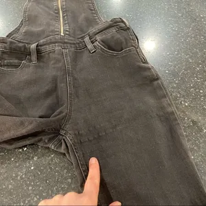 Levi’s Sexy Soft Black Denim Skinny Fit Overalls Size‎ 26 Size 2 thumbnail 14