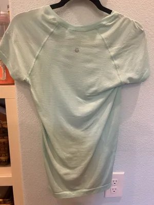 Lululemon Swiftly Tech Short Sleeve 2.0 thumbnail 2