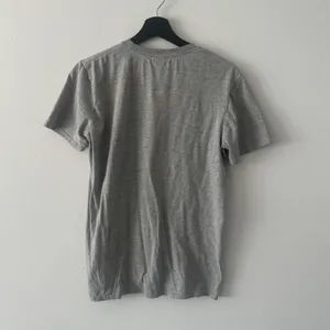 Gildan Morucci’s Walnut Creek CA Grey T-Shirt Size Medium thumbnail 6