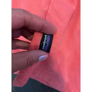 Patagonia Organic Cotton P-6 Logo Sweatshirt Coral Pink Raglan Small Pullover thumbnail 5