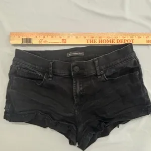Abercrombie & Fitch Womens Black Denim Shorts Raw Hem Cut Off Size 26 2 Low Rise thumbnail 6