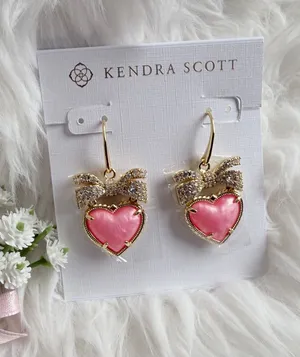 Kendra Scott HAISLEY HEART DROP EARRINGS GOLD BLUSH IVORY MOTHER OF PEARL thumbnail 1