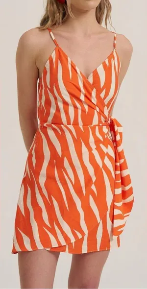 H&M women Wrap dress‎ - Orange/Zebra Size Medium thumbnail 1