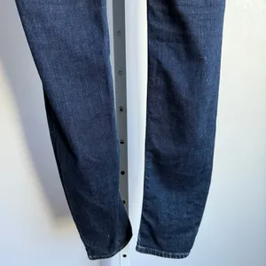 Mother size 26‎ a.k.a. goddess The Looker dark blue minimalist jeans thumbnail 5