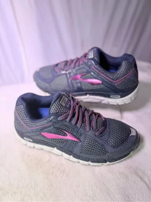 Brooks Women’s Navy and Magenta Athletic Running Shoe thumbnail 3