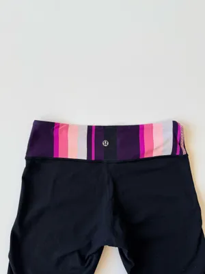 Reversible Lululemon Capri Leggings 6 Women’s Wunder Under Crop Black thumbnail 3