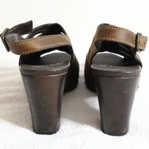 Dansko Rowena Brown Leather Embroidered Peep-Toe High Heel Clogs Size EU 40/US 9 thumbnail 4