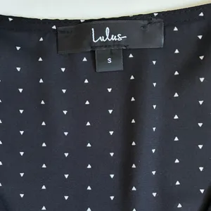 Lulus Farah Black White Triangle Print High Low Wrap‎ Midi Dress S thumbnail 4