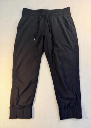 lululemon Tearaway Pant Women’s Size 8 Black Side Snap 25” Inseam thumbnail 1