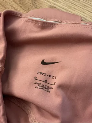 NikeHigh-Rise Leggings Size Medium thumbnail 3