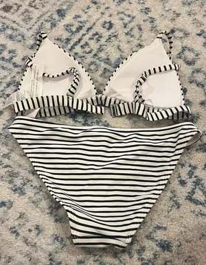 Hollister striped bikini set thumbnail 2