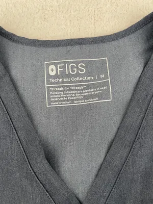 FIGS scrub top thumbnail 4