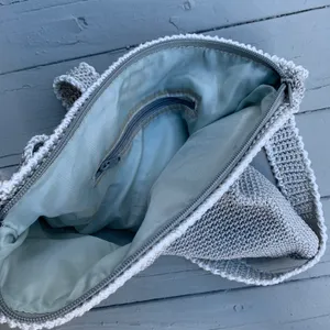Grey/White Zip Up Knit Crossbody Bag Purse thumbnail 3