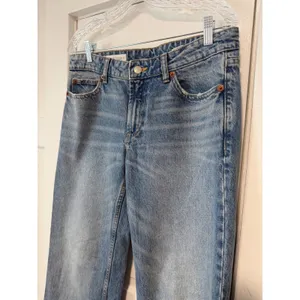 Zara Women Light Wash High Rise Straight Leg Jeans Raw Hem Size 6 thumbnail 3
