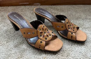 Relativity Brown Leather Metal Grommet Boho‎ Western Grunge Indie Trendy Heels thumbnail 1