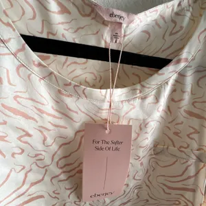 Eberjey Inez Silk Pajama Set XS NWT Ivory Blush Print Boxer Shorts Sleep Set thumbnail 7