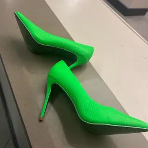 Stilettos Elegant Green Stiletto Heels 10 M Like NEW thumbnail 6
