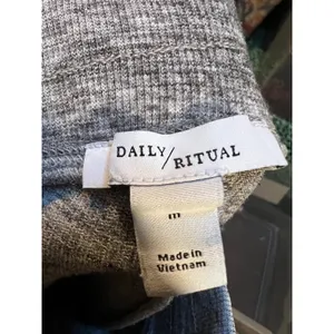 Daily Ritual Women's Size Medium Jogger Sweatpants Light Heather Gray Mid-Rise thumbnail 9