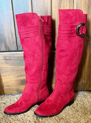 Red Suede Knee thumbnail 1
