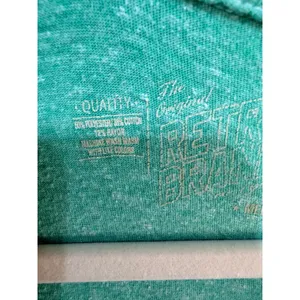 Retro Brand Chicago Blackhawks NHL Skyline V-Neck T-Shirt Women's Medium Green thumbnail 4