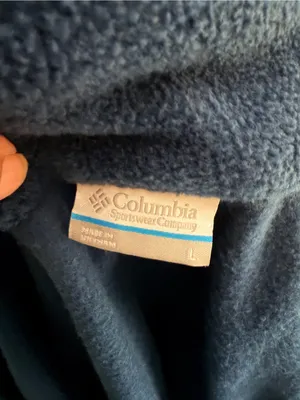Columbia Women’s Dark Navy Full-Zip Fleece Jacket Pockets thumbnail 2