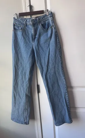 Abercrombie & Fitch High Rise 90s Relaxed Jeans, Curve Love Size 28 thumbnail 1