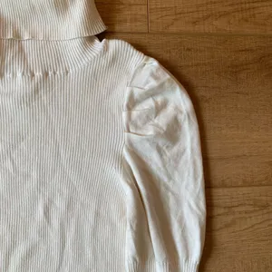 Anthropologie Size medium white balloon sleeve Bodycon mock neck top thumbnail 3