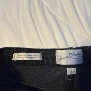 Universal Threads Black Denim Jean Shorts Frayed thumbnail 3