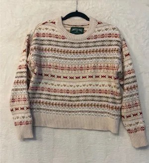 American Eagle Fair Isle Sweater Womens Small Cream Red Knit Pullover 4428BBNT thumbnail 1